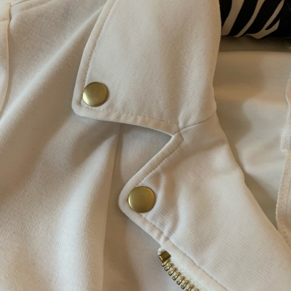 Short cream colored Jacket - Picture 3 of 4